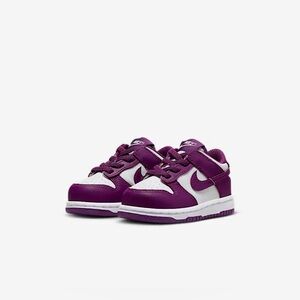 Nike Kids Sneakers in Plum and White